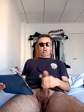 Snapshot of EmilioTaladdro chatting on 13, 5, 2026 EmilioTaladdro online show from 13, 5, 2026