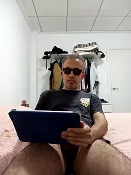 Snapshot of EmilioTaladdro chatting on 13, 5, 2026 EmilioTaladdro online show from 13, 5, 2026