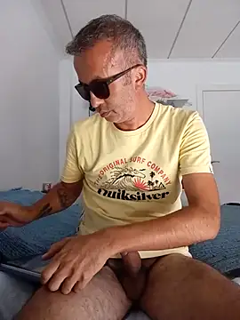 Snapshot of EmilioTaladdro chatting on 7, 7, 2026 EmilioTaladdro online show from 7, 7, 2026