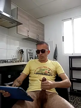 Snapshot of EmilioTaladdro chatting on 12, 5, 2026 EmilioTaladdro online show from 12, 5, 2026