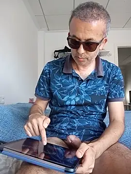 Snapshot of EmilioTaladdro chatting on 3, 6, 2026 EmilioTaladdro online show from 3, 6, 2026