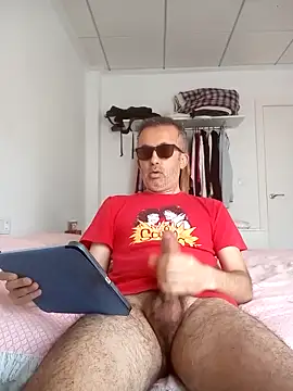 Snapshot of EmilioTaladdro chatting on 2, 5, 2026 EmilioTaladdro online show from 2, 5, 2026