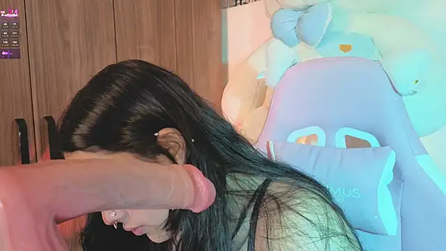 ashlynnlowe  online show from 5, 6, 2026