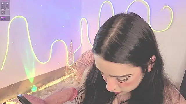 ashlynnlowe  online show from 3, 12, 2025