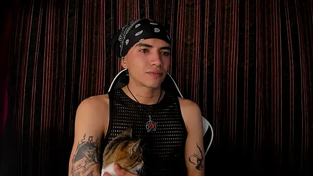 guynextdo0r online show from 12, 11, 2025