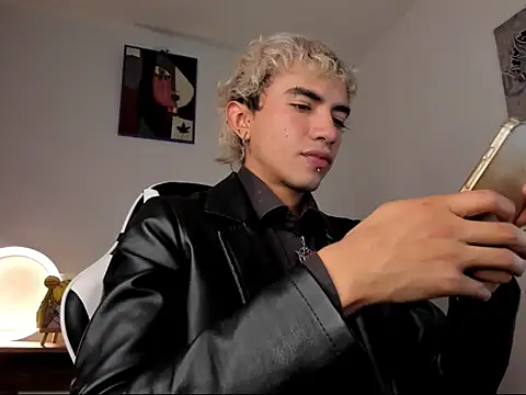 guynextdo0r online show from 24, 10, 2025