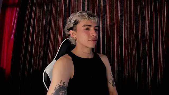 guynextdo0r online show from 21, 12, 2025