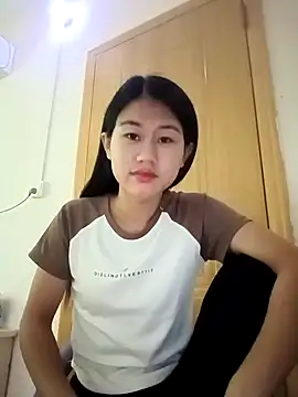 luy-xinh02 online show from 3, 10, 2025
