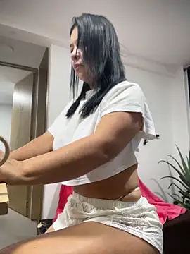 Snapshot of IrisDuvall chatting on 27, 5, 2026 IrisDuvall online show from 27, 5, 2026