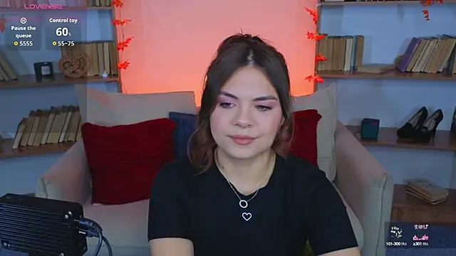 Mia  Moon   online show from 29, 9, 2025