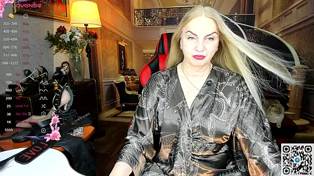 Nina Devillle online show from 11, 3, 2026