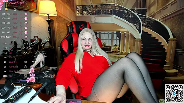 Nina Devillle online show from 6, 3, 2026