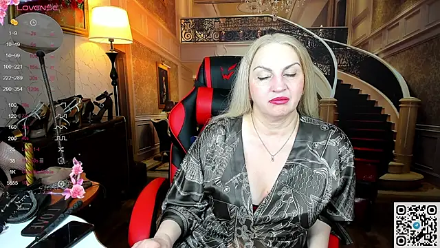 Nina Devillle online show from 31, 5, 2026