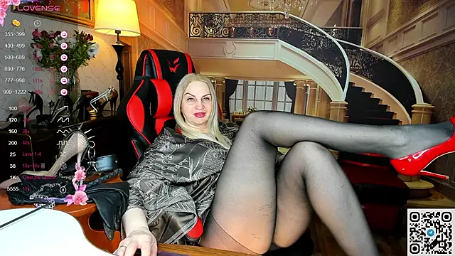 Nina Devillle online show from 18, 3, 2026