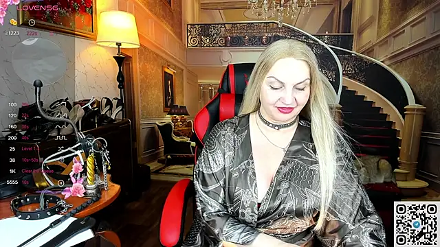 Nina Devillle online show from 23, 4, 2026