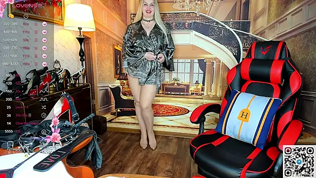 Nina Devillle online show from 11, 4, 2026