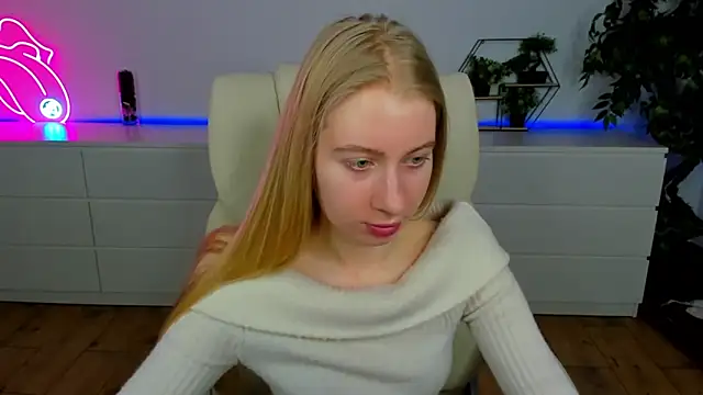 Alina Blonde online show from 15, 2, 2026