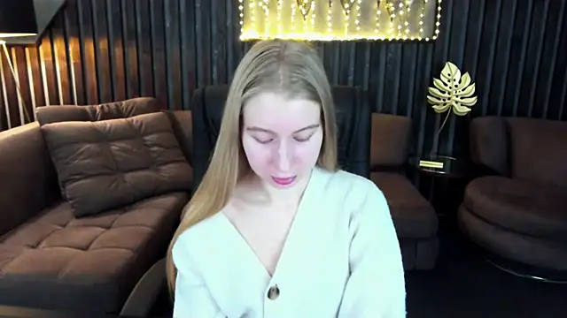 Alina Blonde online show from 29, 3, 2026