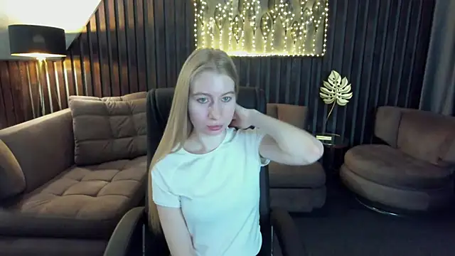 Alina Blonde online show from 10, 5, 2026