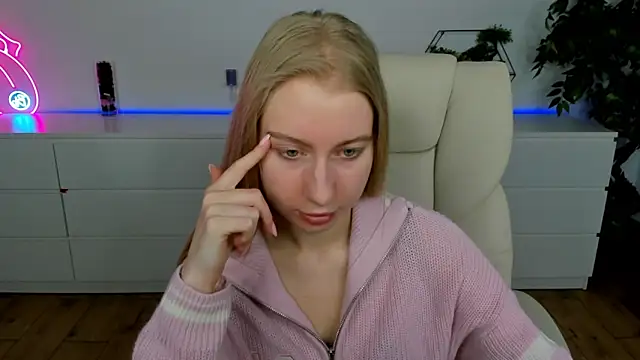 Alina Blonde online show from 4, 3, 2026