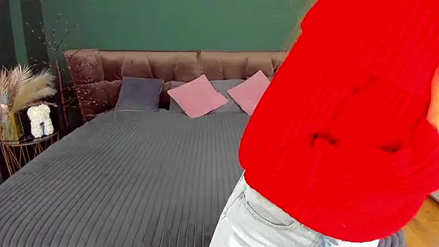 Alina Blonde online show from 9, 11, 2025