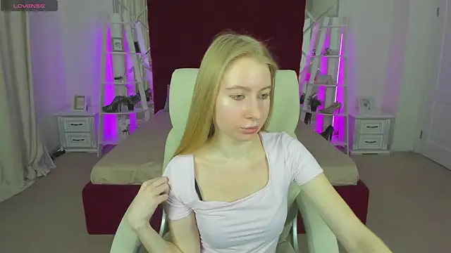 Alina Blonde online show from 17, 5, 2026