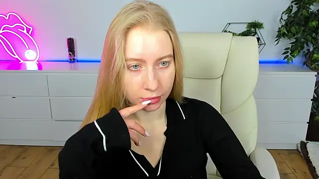 Alina Blonde online show from 8, 2, 2026