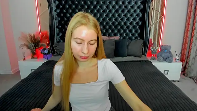 Alina Blonde online show from 4, 6, 2026
