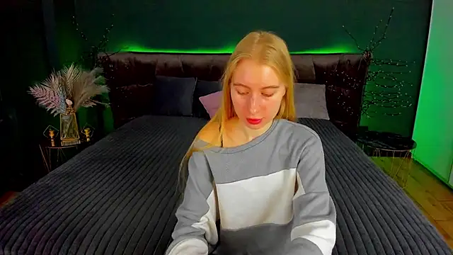 Alina Blonde online show from 9, 10, 2025