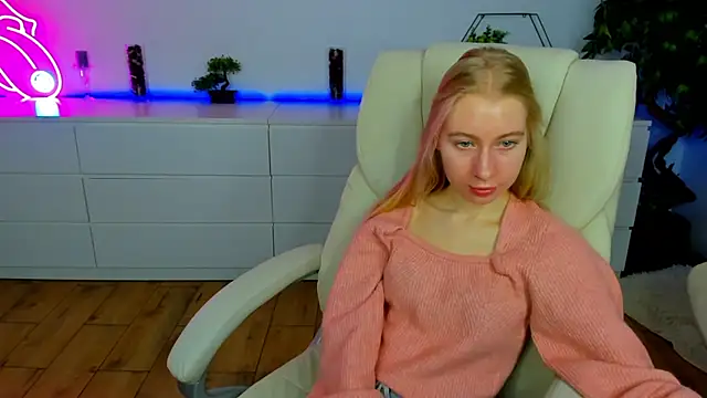 Alina Blonde online show from 12, 11, 2025