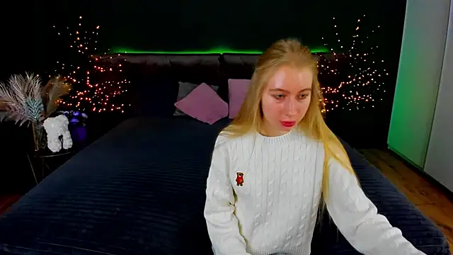 Alina Blonde online show from 30, 10, 2025