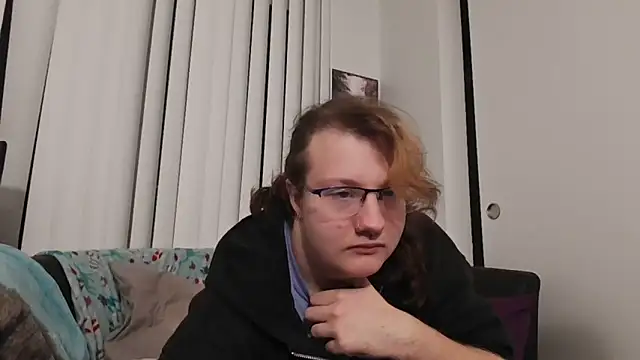 Snapshot of tbutchrat chatting on 5, 10, 2025 tbutchrat online show from 5, 10, 2025