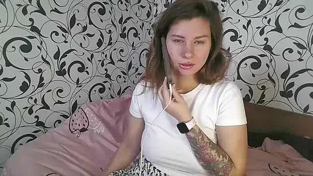 YourEmilie online show from 29, 10, 2025