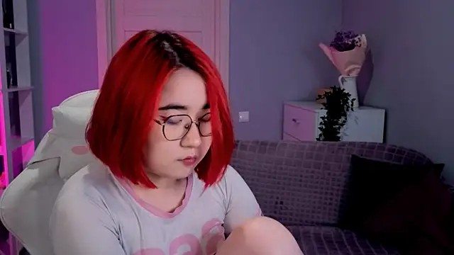 Sexy Peachy online show from 17, 9, 2025
