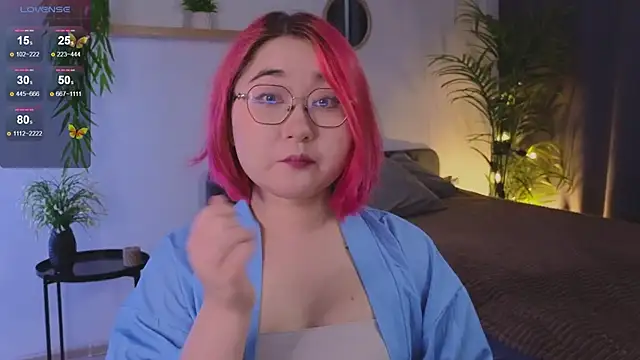 Sexy Peachy online show from 30, 9, 2025