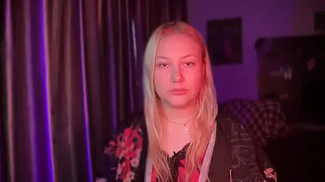 BikiHellena online show from 16, 12, 2025