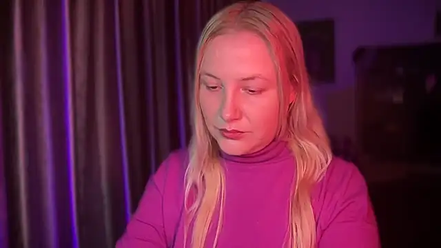 BikiHellena online show from 19, 12, 2025