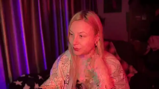 Snapshot of BikiHellena chatting on 1, 11, 2025 BikiHellena online show from 1, 11, 2025