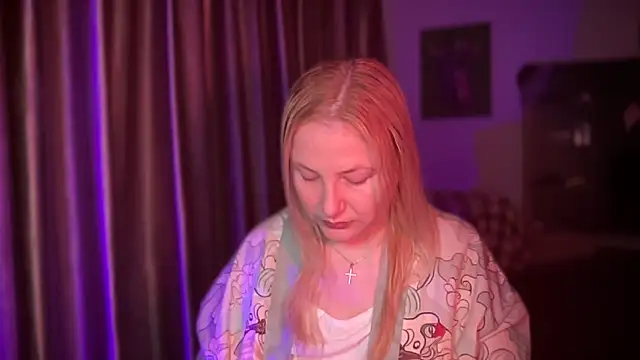 BikiHellena online show from 21, 12, 2025