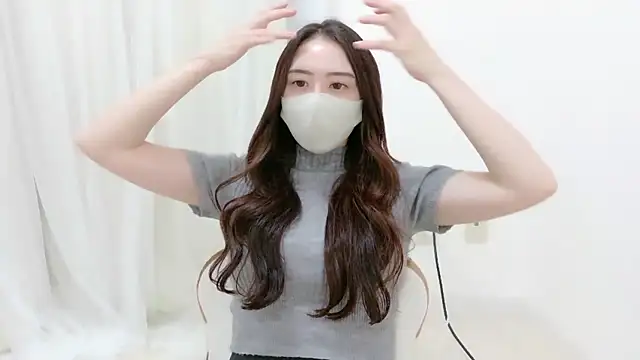  Mia land  online show from 25, 10, 2025