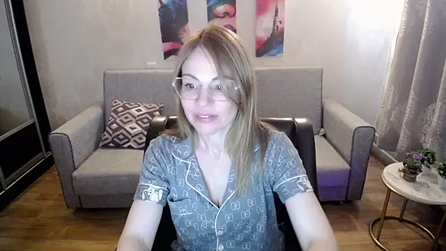 shy hot cat online show from 2, 10, 2025