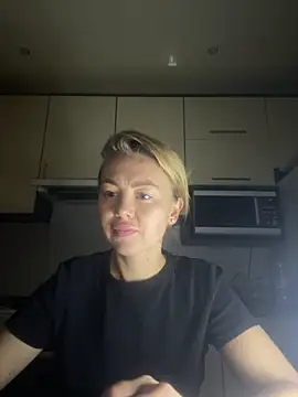 MartaLuna  online show from 13, 11, 2025