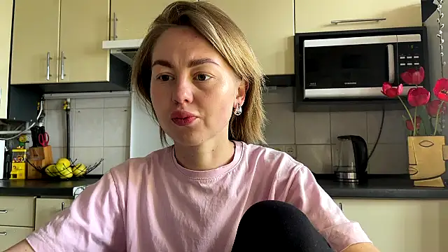 MartaLuna  online show from 18, 4, 2026