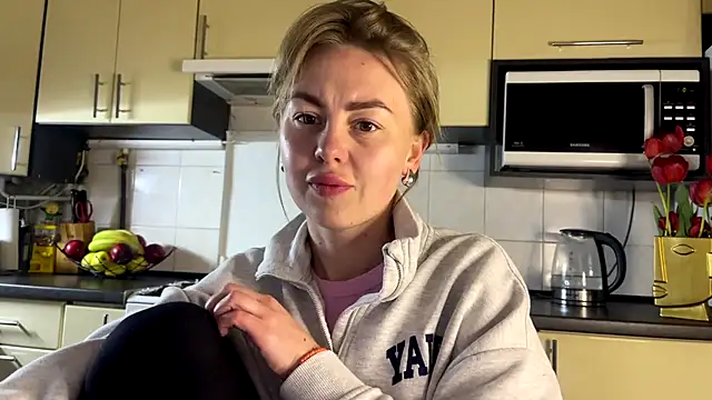 MartaLuna  online show from 18, 4, 2026