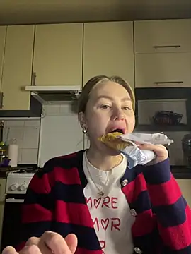 MartaLuna  online show from 13, 2, 2026