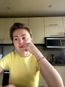 MartaLuna  online show from 15, 12, 2025