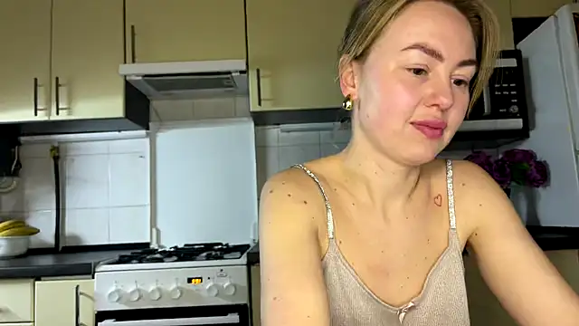 MartaLuna  online show from 5, 3, 2026