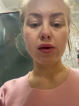 MartaLuna  online show from 10, 11, 2025