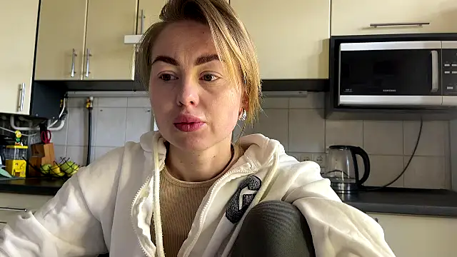 MartaLuna  online show from 7, 4, 2026