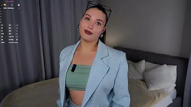 KristynSchwerin online show from 17, 9, 2025